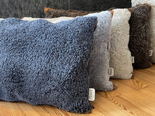 Lade das Bild in den Galerie-Viewer, Kira Kissen (ca. 40 x 70cm)