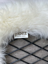 Lade das Bild in den Galerie-Viewer, Birga Bezug