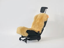 Lade das Bild in den Galerie-Viewer, Camira Camping Fell