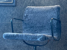 Lade das Bild in den Galerie-Viewer, Charles Stuhl