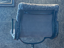 Lade das Bild in den Galerie-Viewer, Charles Stuhl