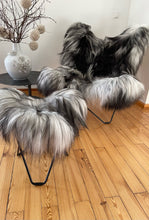 Lade das Bild in den Galerie-Viewer, Butterfly Sessel