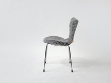 Lade das Bild in den Galerie-Viewer, Sven Stuhl